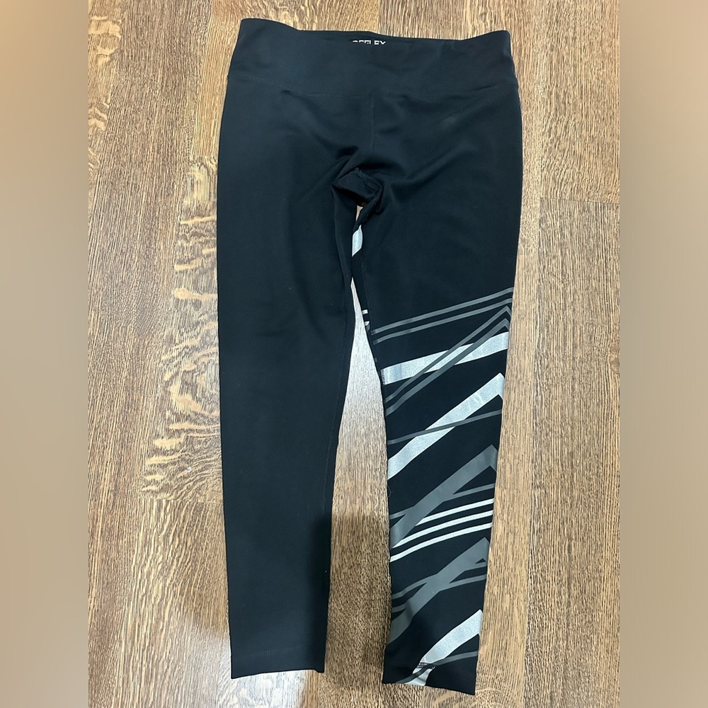 Ladies, extra large yoga pants by reflex with gray silver details on the leg